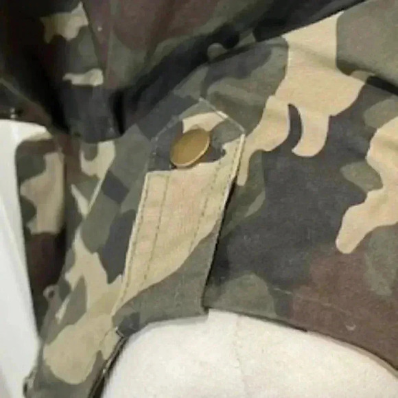 Zenana Outfitters Vest Women Medium Camouflage Hooded EUC - Picture 9 of 14